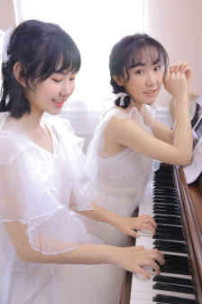 人体油画女